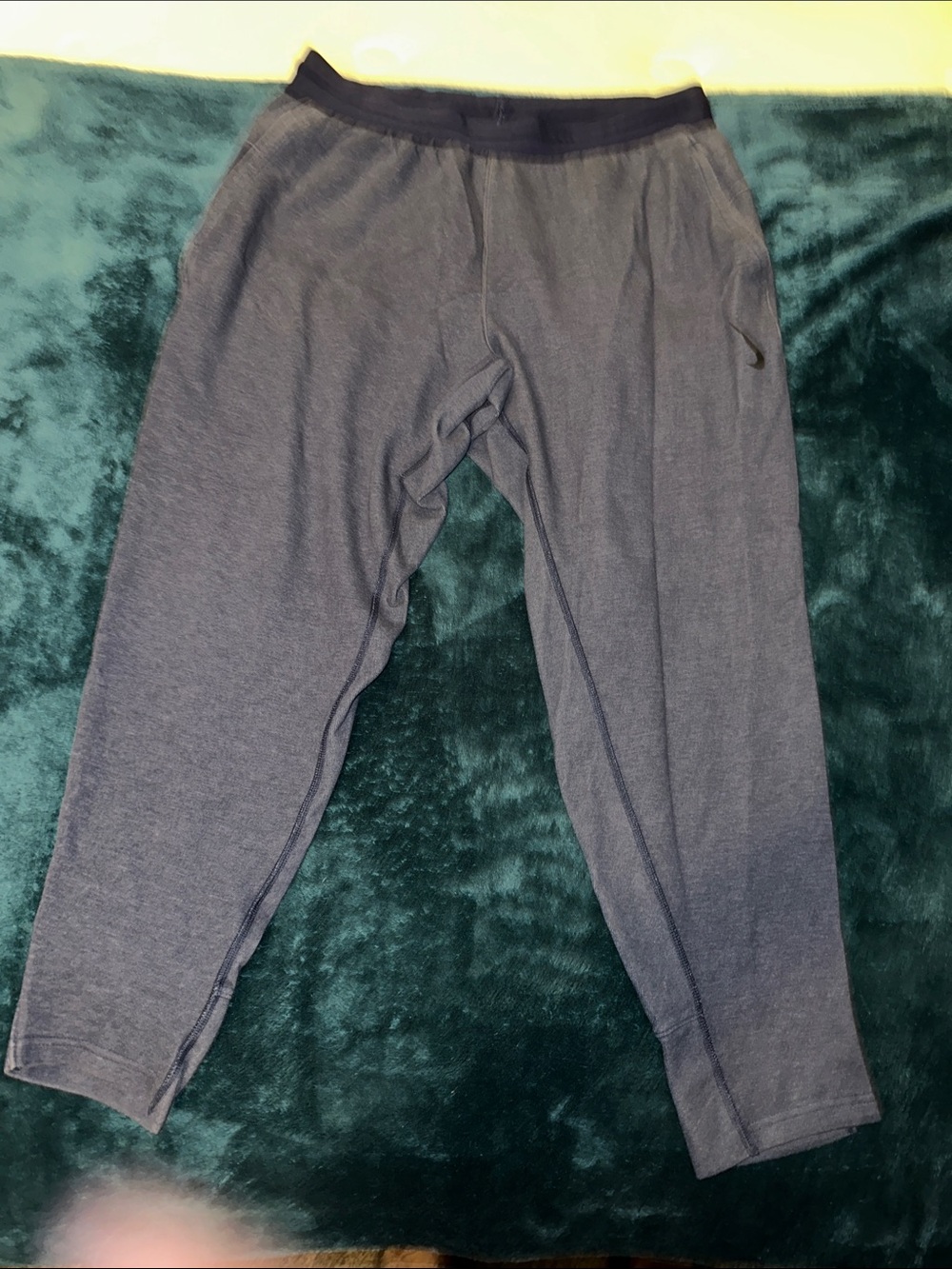 Nike Men's heathered Navy Blue Lounge Pants Yoga line